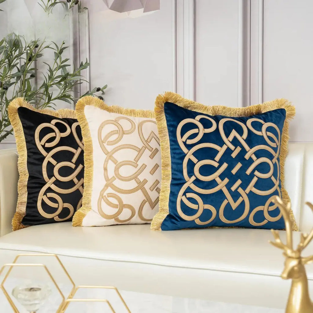 Capa de Sofá Aveludada, Bordada e com Bordas - Almofada Decorativa