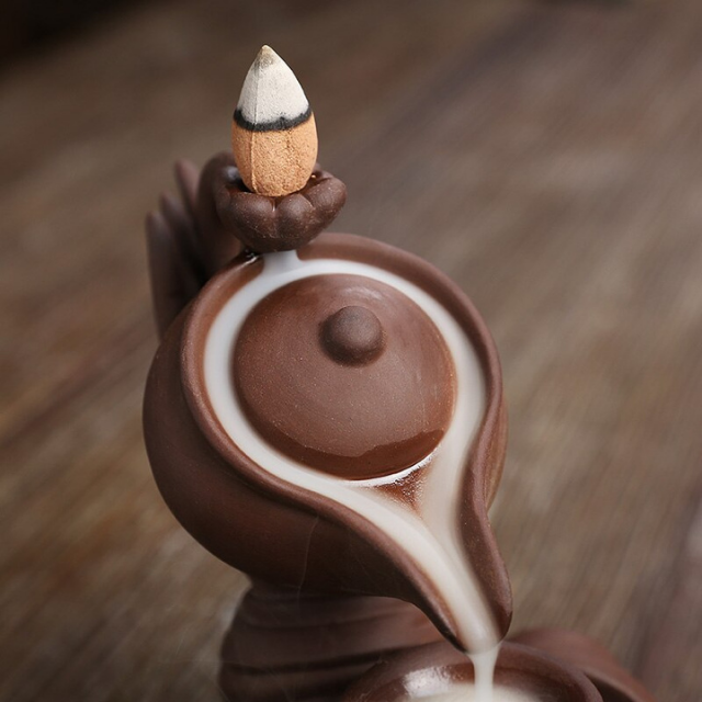 Queimador de Incenso de Fluxo em Cascata - Mão Divina