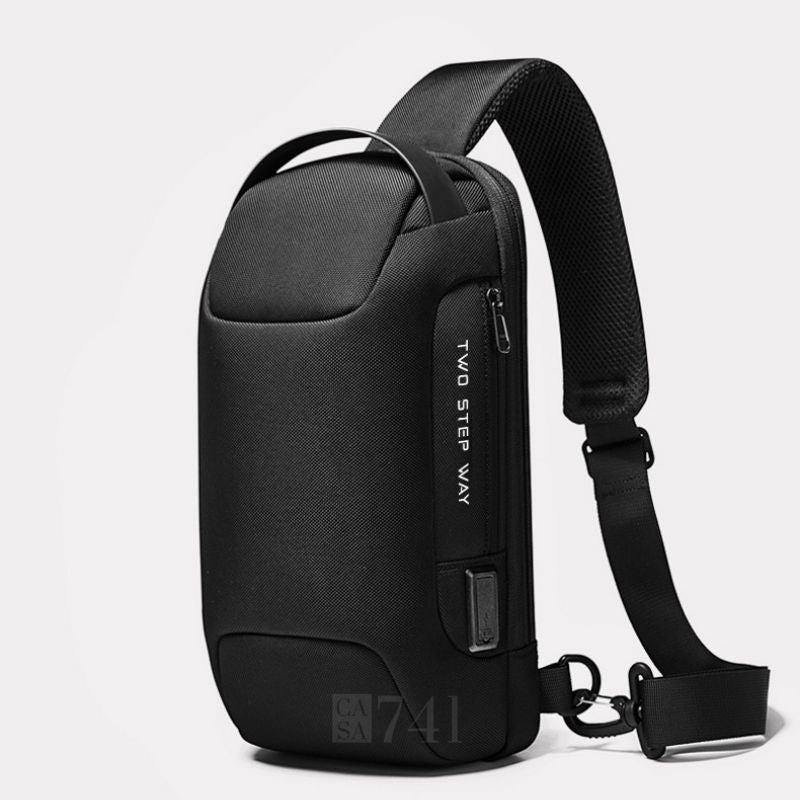 Mochila Compacta com Trava Antifurto e Material Resistente a Água - BANGE