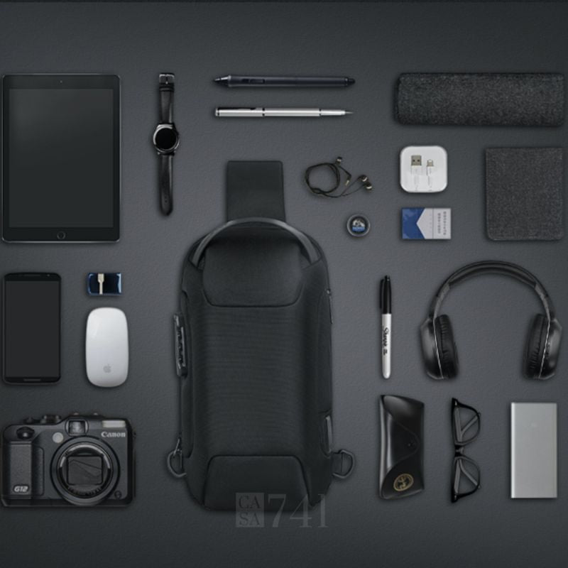 Mochila Compacta com Trava Antifurto e Material Resistente a Água - BANGE